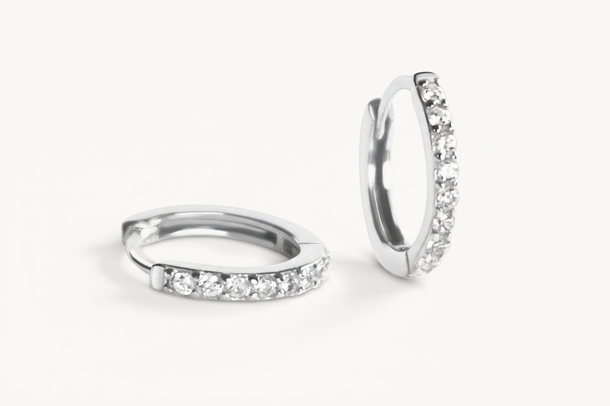 Pendientes de aro Goldie + conjunto de charms