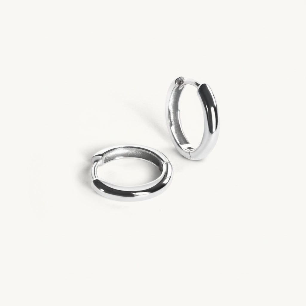 Pendiente clásico de aro + conjunto de charms