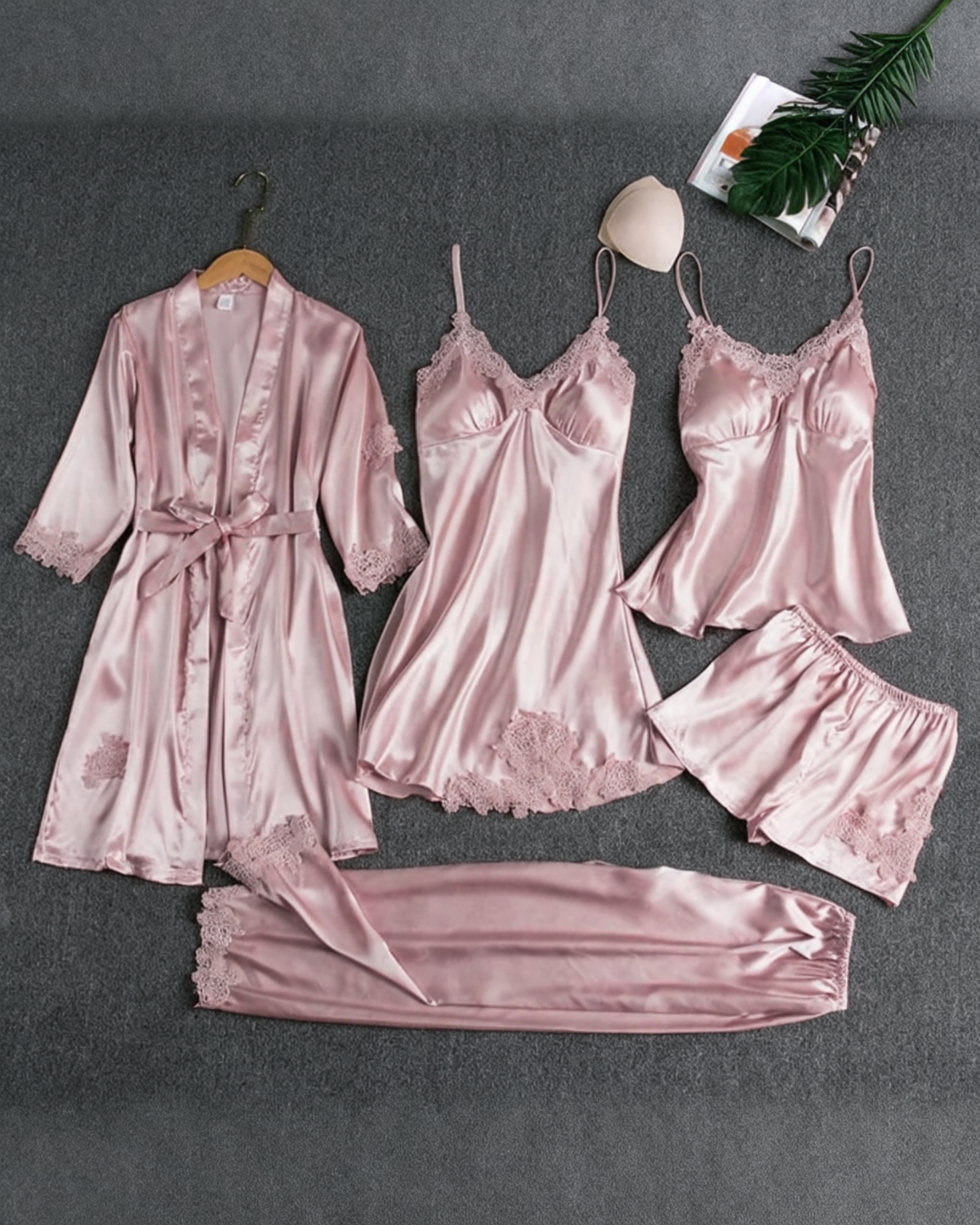 TIFFANY™ | CAMISÓN SEXY DE SEDA HELADA (5 PIEZAS)