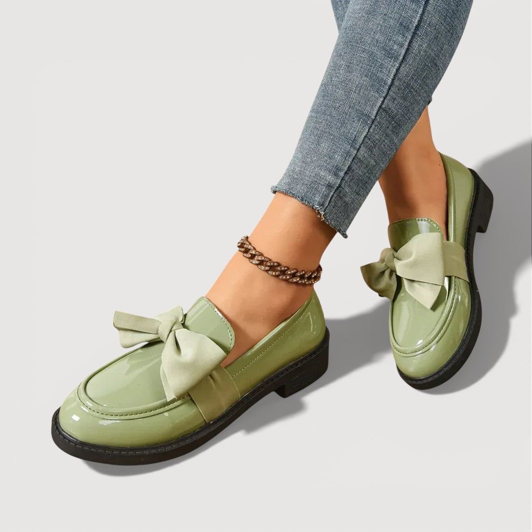 Valentinaᵛᶜ / Mocasines Lazo Charol
