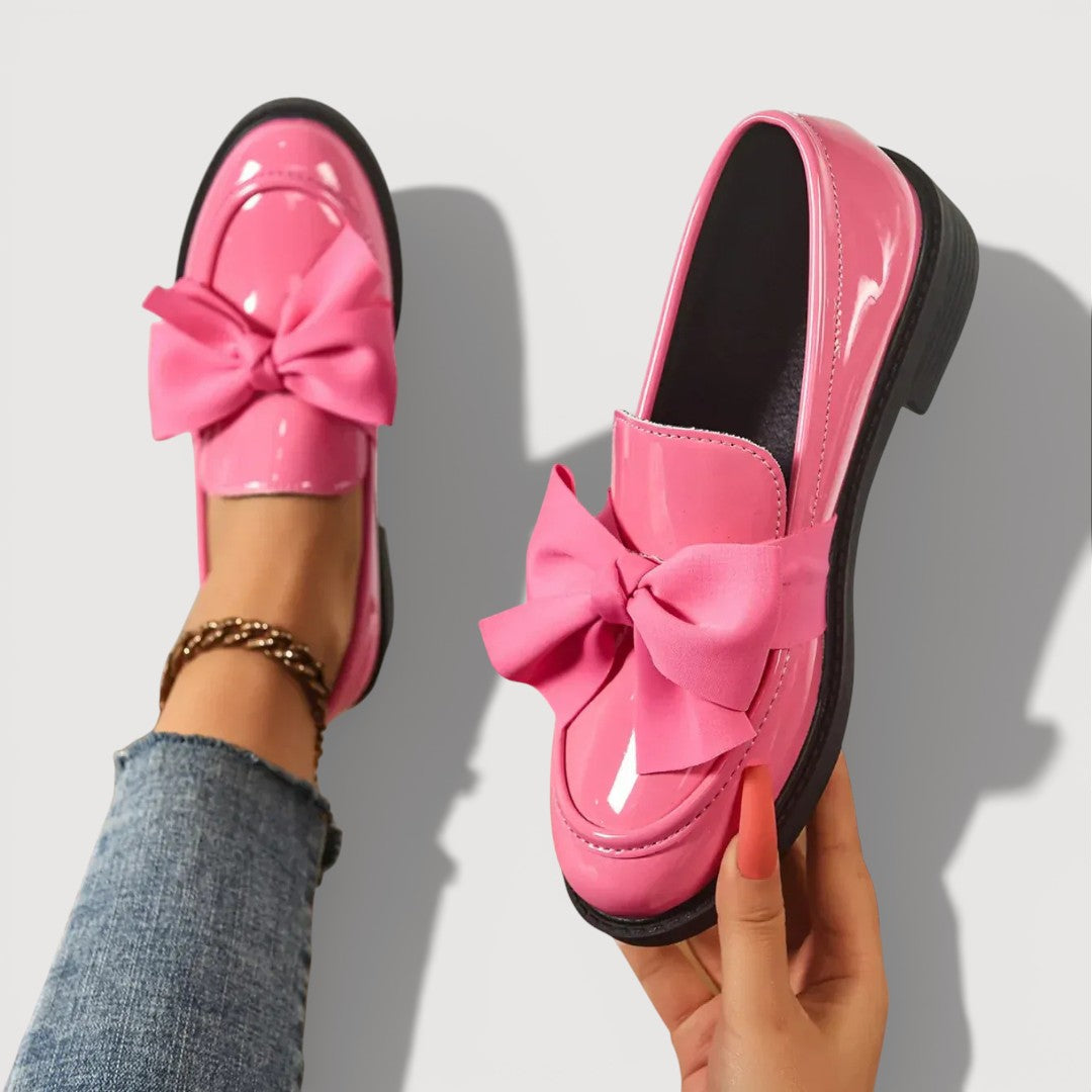 Valentinaᵛᶜ / Mocasines Lazo Charol
