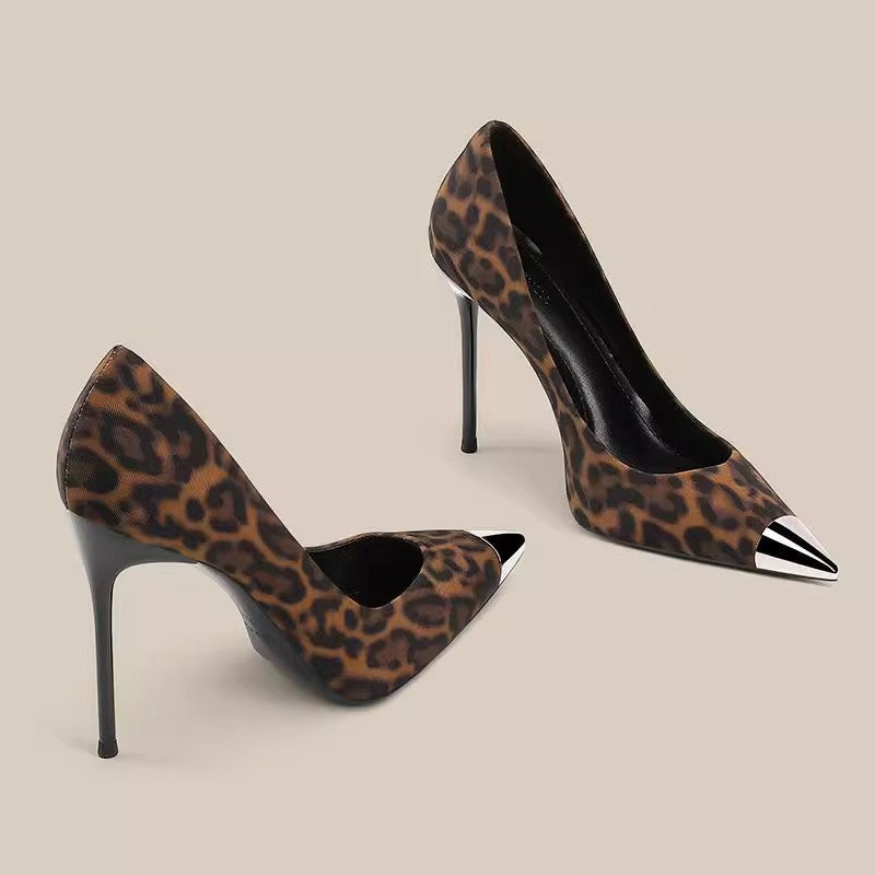 Diana / Tacones Charol Punta Metalᵛᶜ