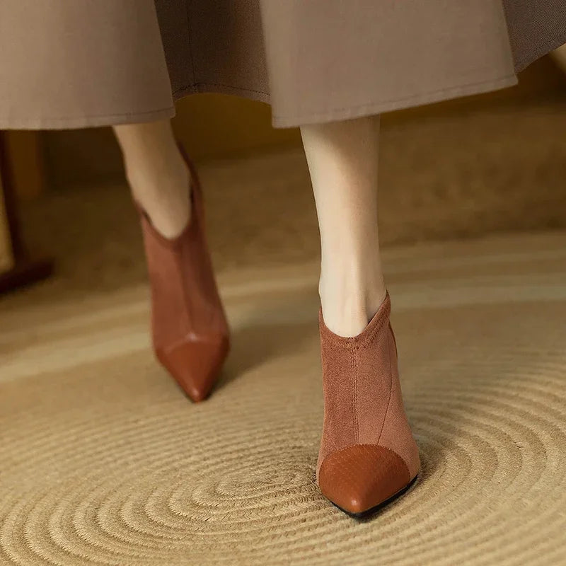 Elowen / T-Bar White Heelsᵛᶜ