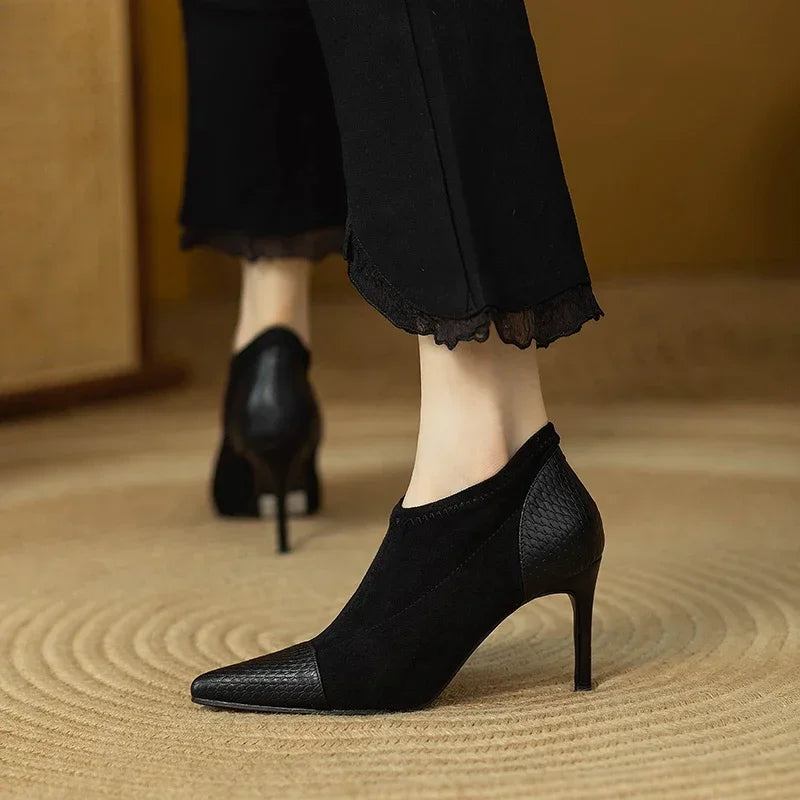 Elowen / T-Bar White Heelsᵛᶜ
