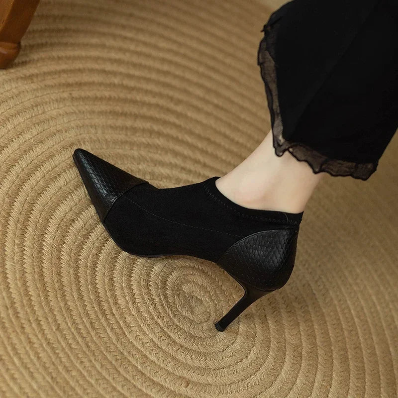 Elowen / T-Bar White Heelsᵛᶜ
