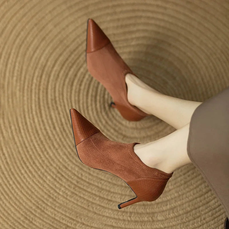 Elowen / T-Bar White Heelsᵛᶜ