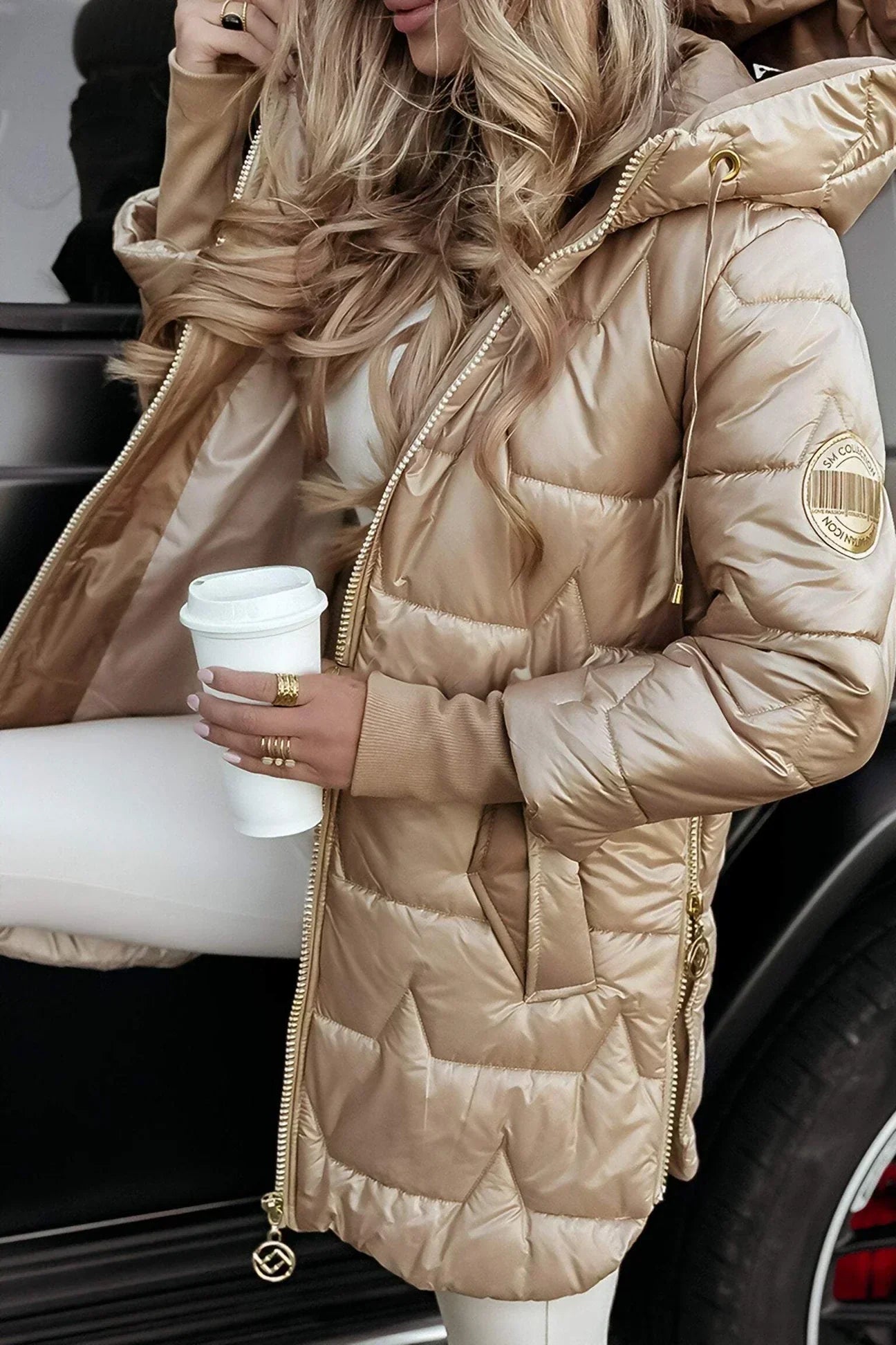 Nora - Abrigo Elegante de Invierno con Capucha y Acolchado